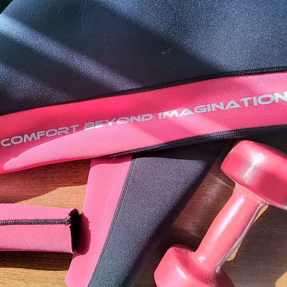 Hevto Childs Full Wetsuit Youth Size 16 Spirit Vigor 3/2 Red Black - Picture 2 of 10